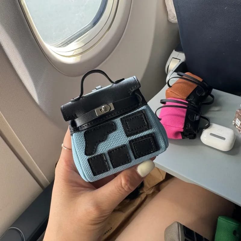 Luxury Microfiber Leather Envelope Keychain (1) Luxury Microfiber Leather Envelope Keychain - Image 2