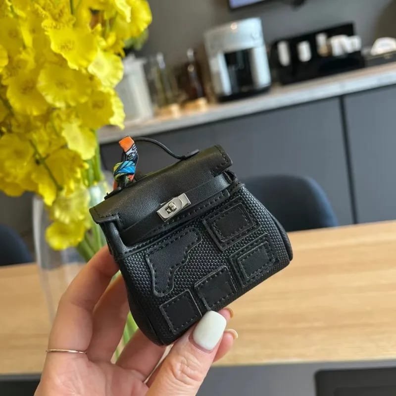 Luxury Microfiber Leather Envelope Keychain 4