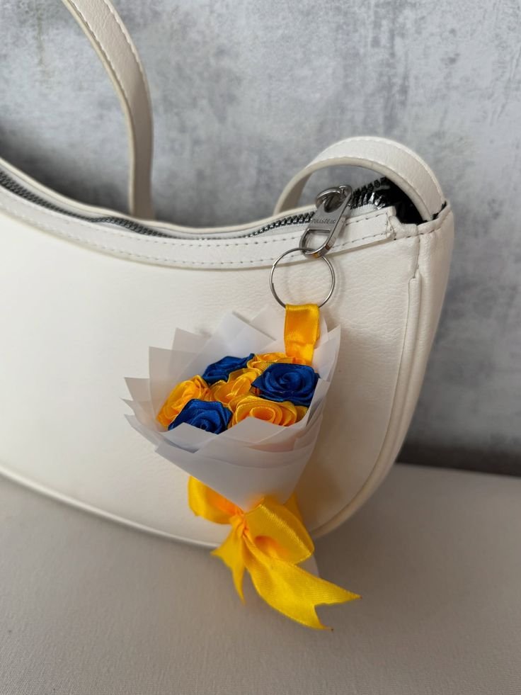 Mini Keychain Bouquet (1) Mini Keychain Bouquet - Image 7